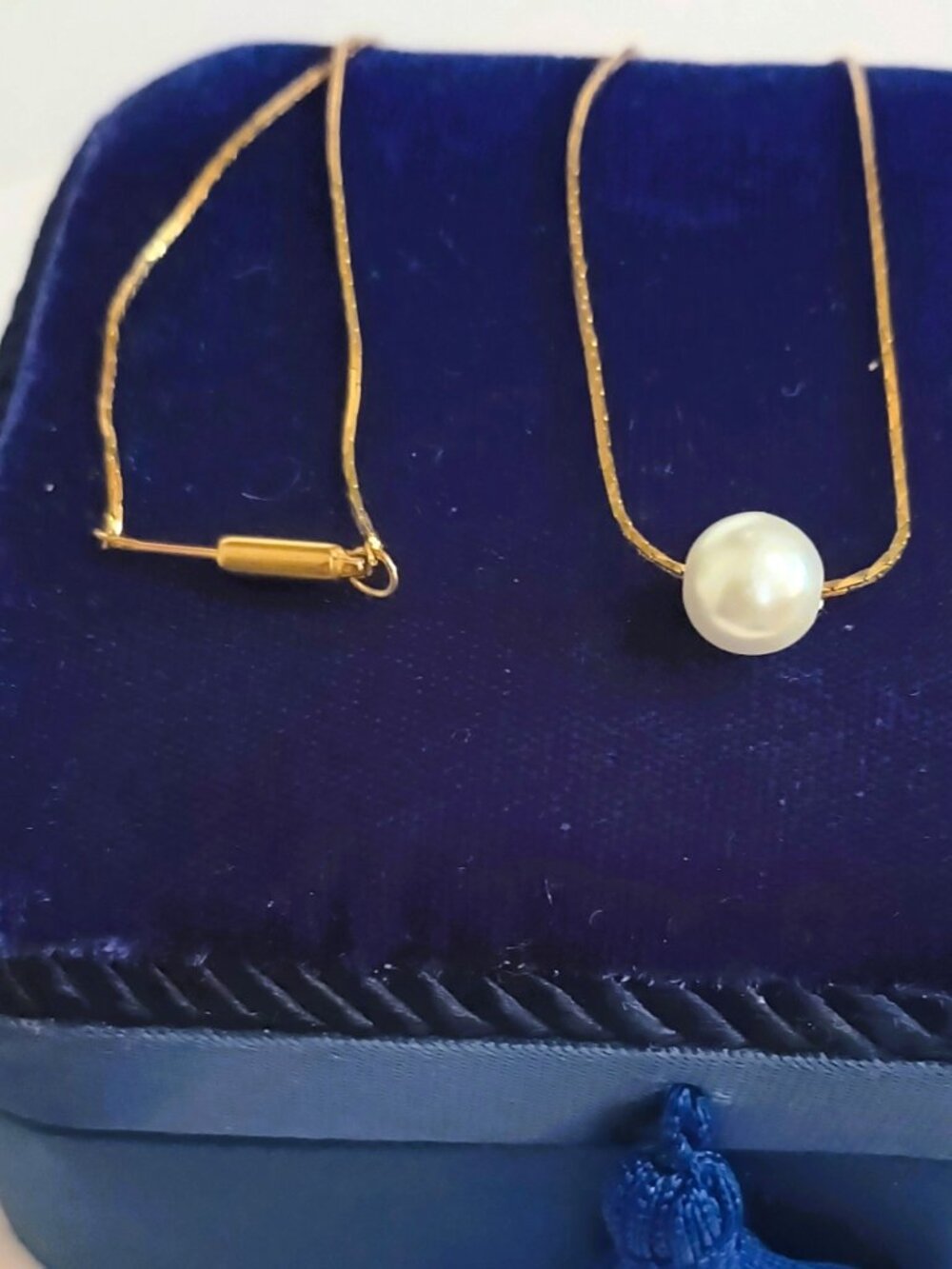 Vintage Floating Faux Pearl Necklace 16" Women's Gold Tone CollarJewelry